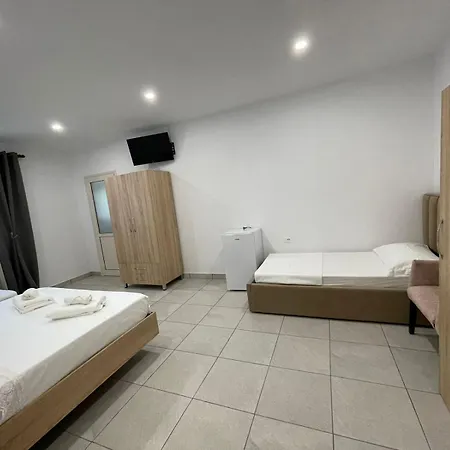 Keira Rentrooms Vlorë